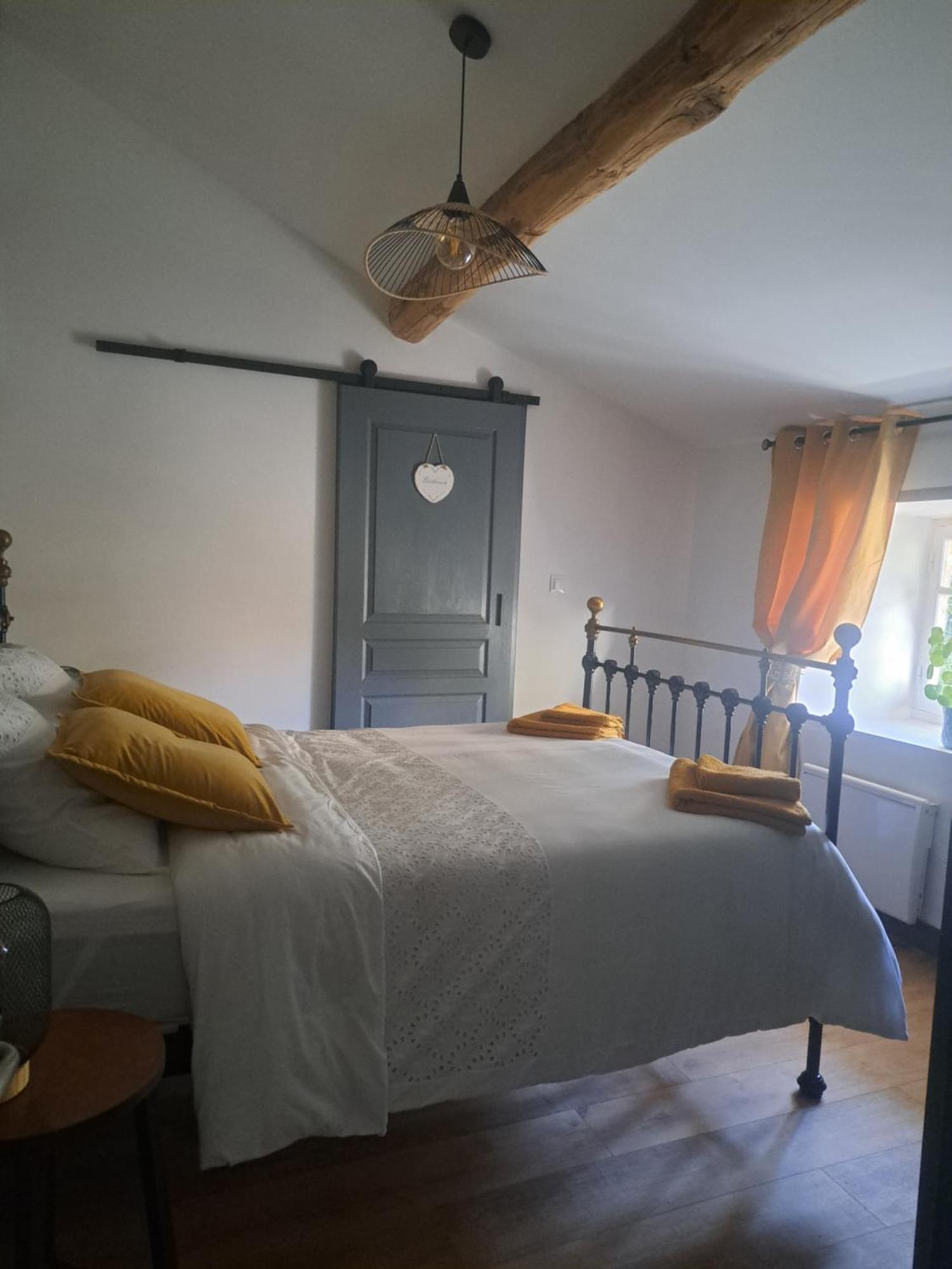 Lavallade12 Chambers D'Hotes Roussines Habitación foto